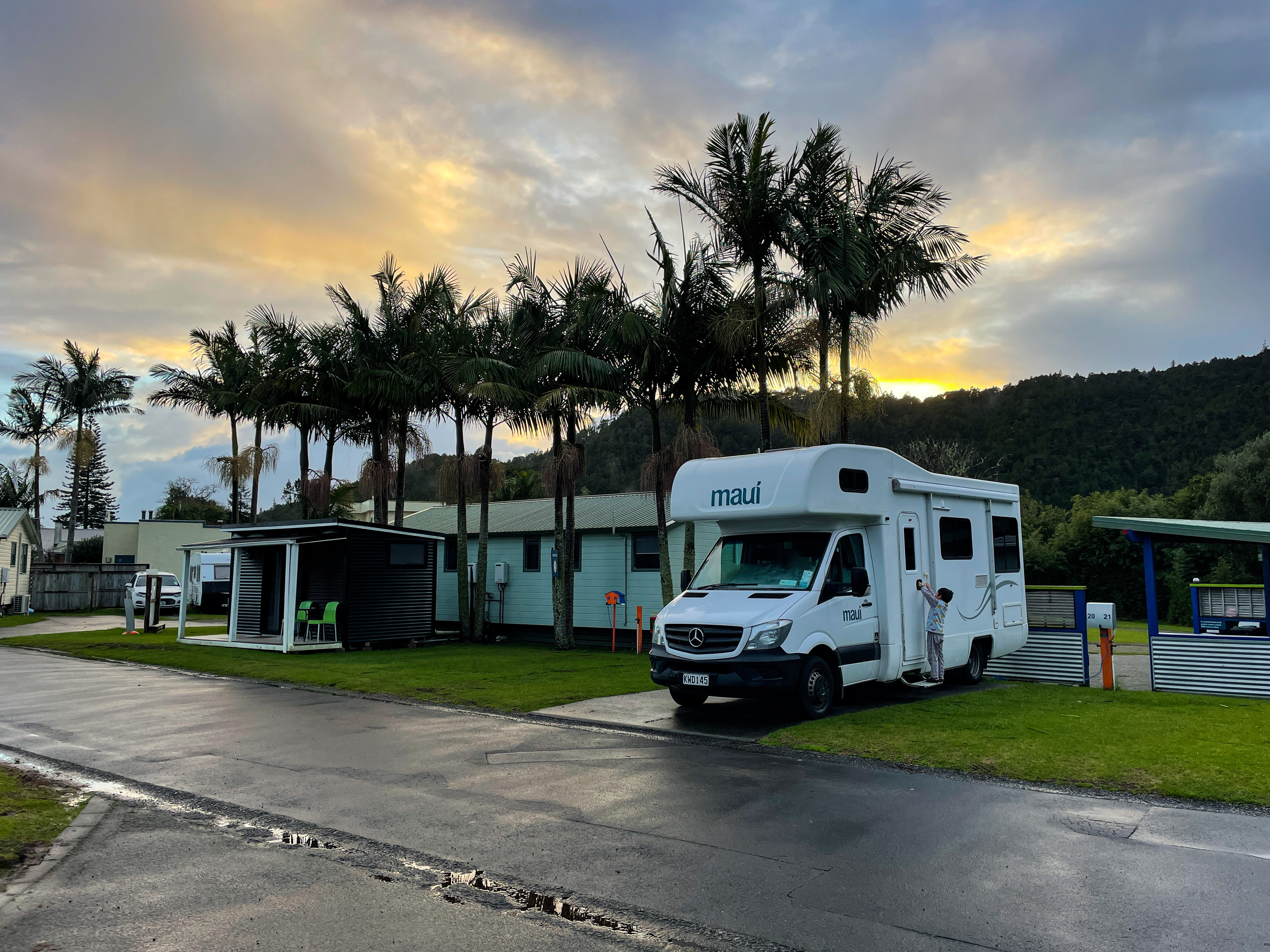 뉴질랜드 캠핑카/렌트카/홀리데이 파크 여행 저렴하게 하는 방법 (Entertainment 멤버쉽 이용하기) 음식 꿀팁 까지